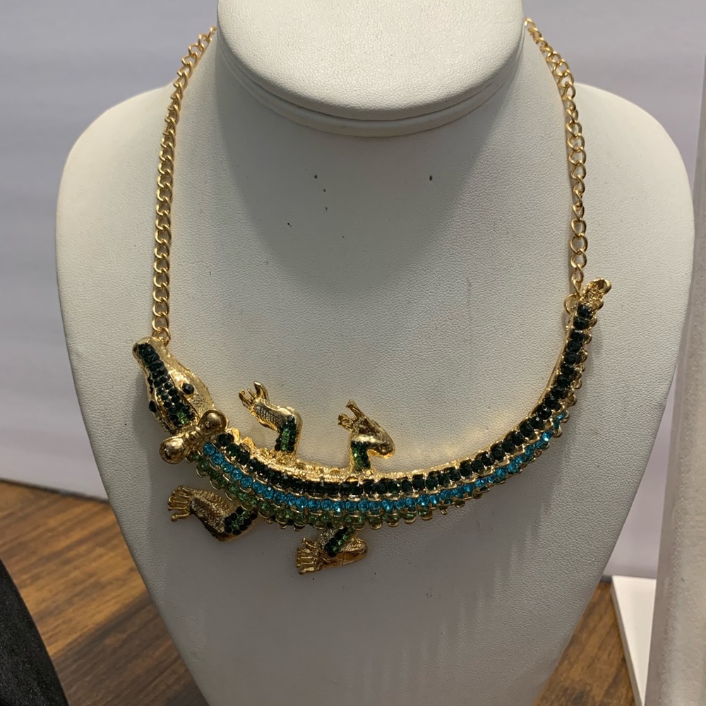 Gold and Green Crocodile Necklace - Picture 3 of 6